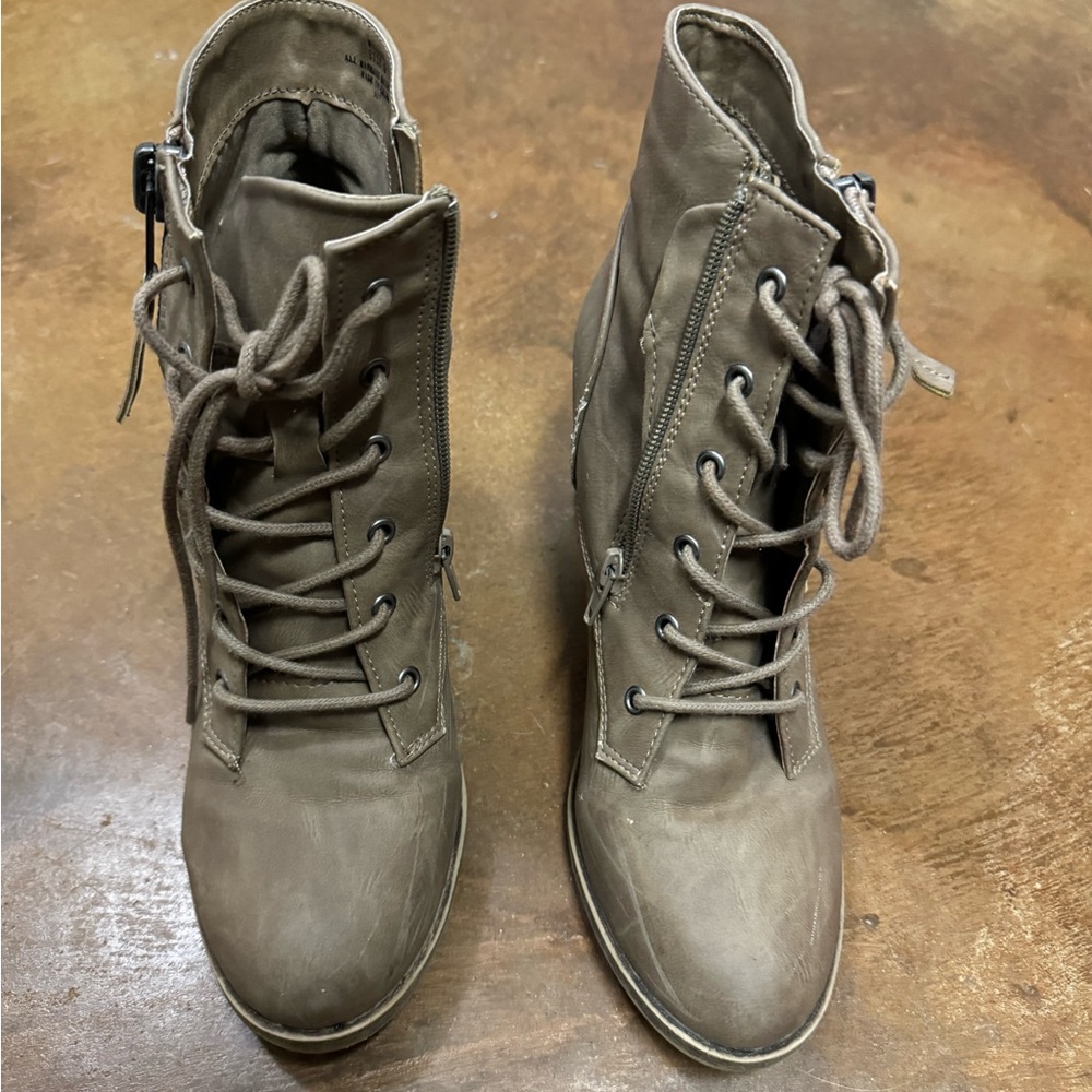 Madden Girl Size 9